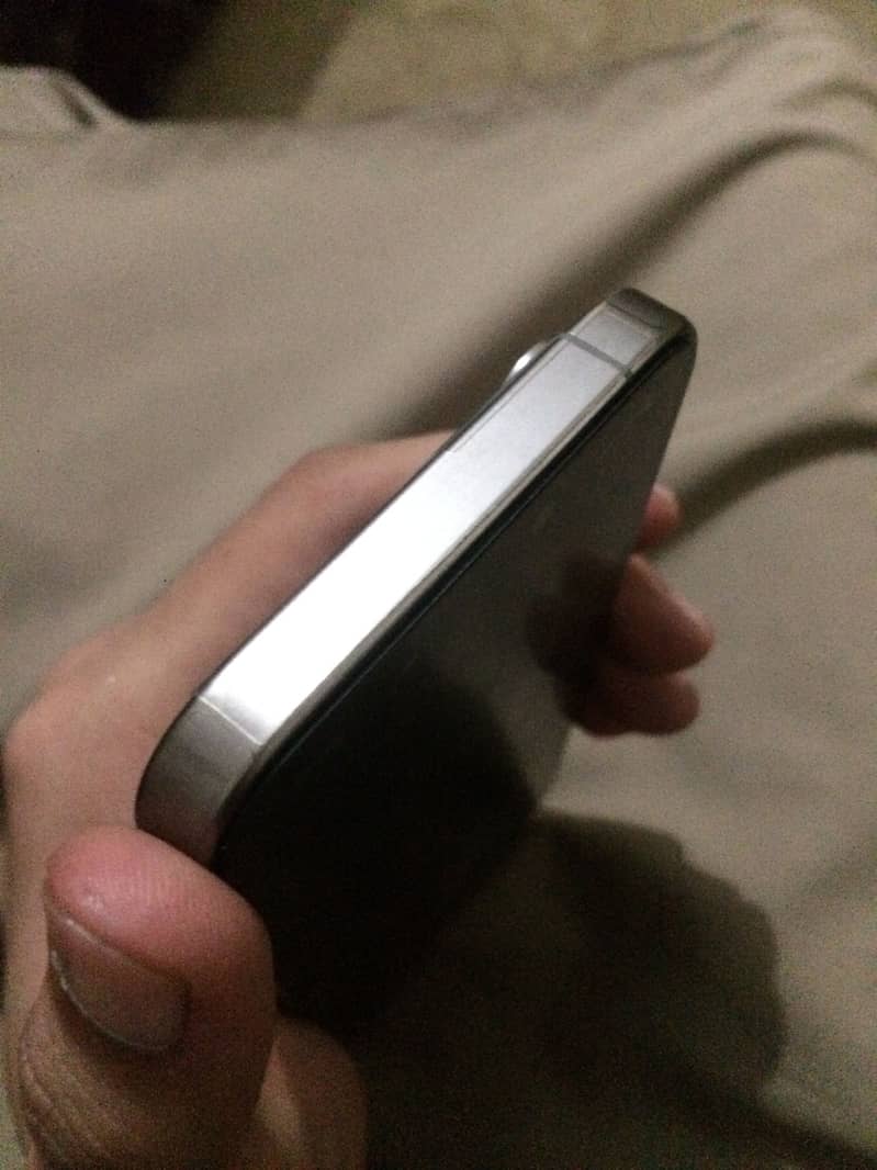 Apple iPhone 15 Pro 1