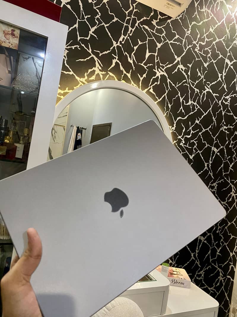 Apple Macbook Pro M3 4