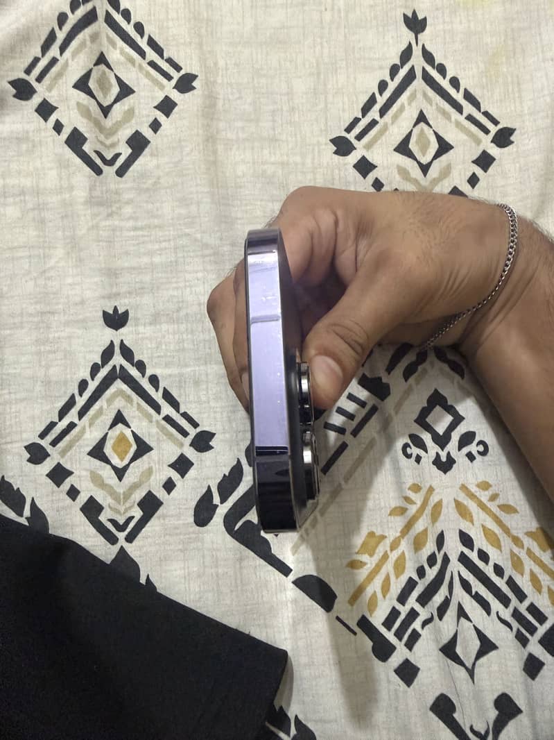 Apple iPhone 14 Pro 2
