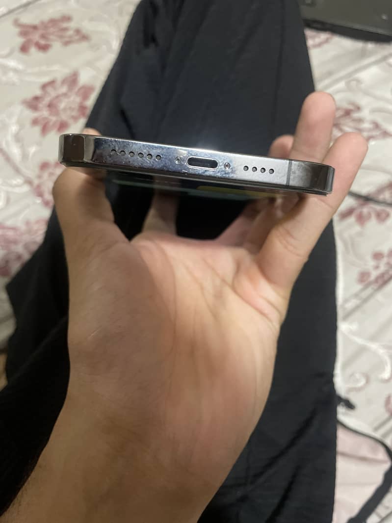 Apple iPhone 12 Pro Max 3