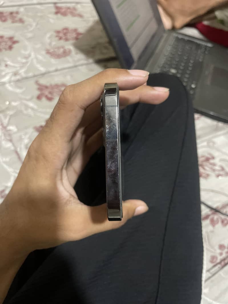 Apple iPhone 12 Pro Max 4