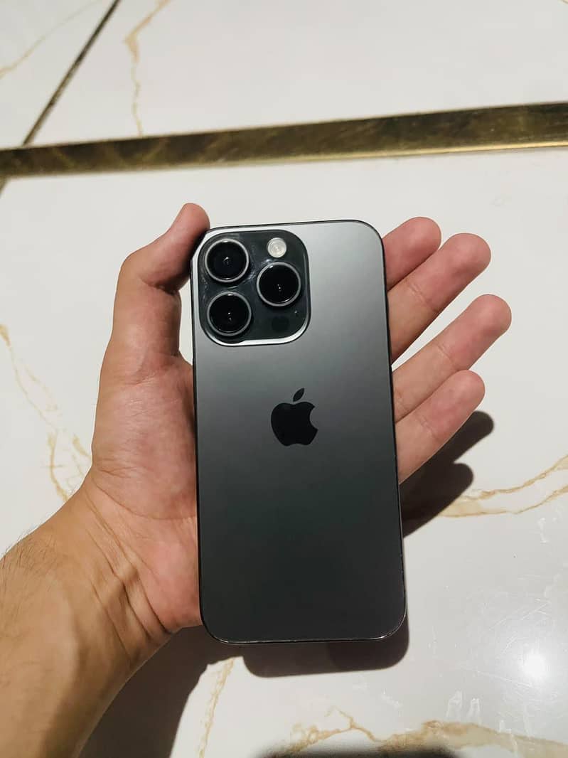Apple iPhone 15 Pro 0