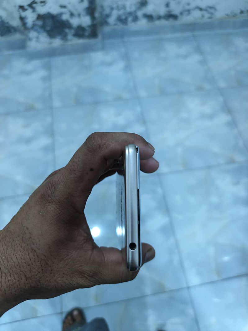 OPPO A37 2