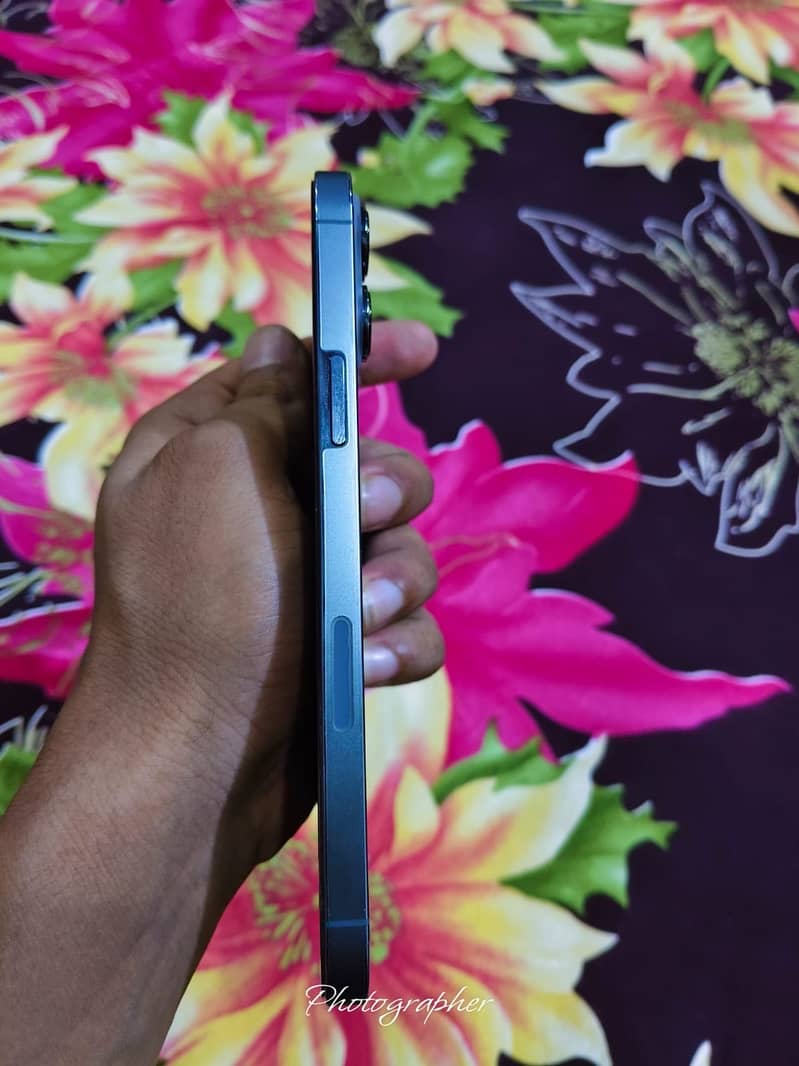 Apple iPhone 13 Pro Max 0