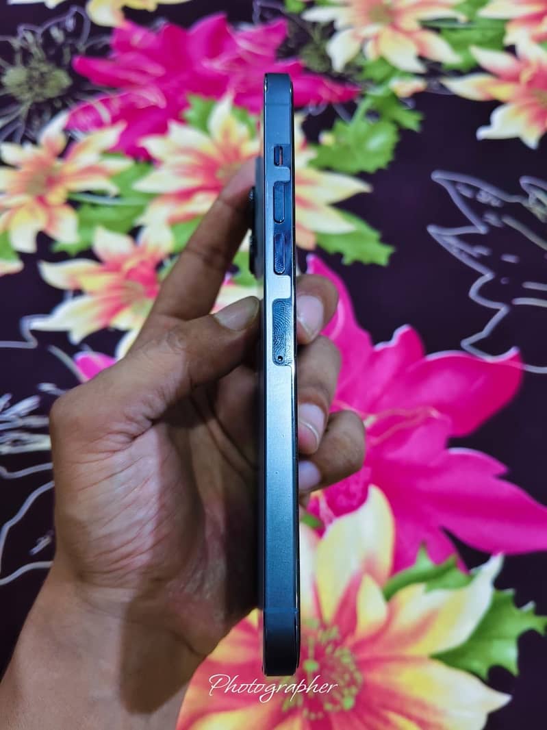 Apple iPhone 13 Pro Max 2