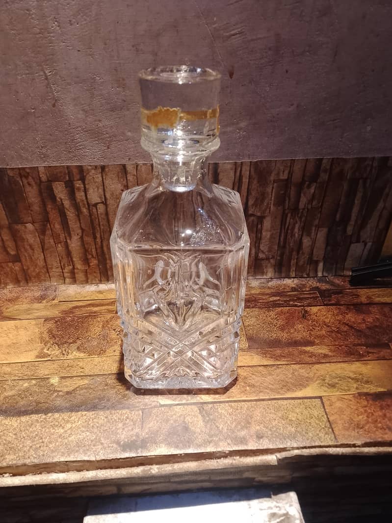 Crystal bottle 0