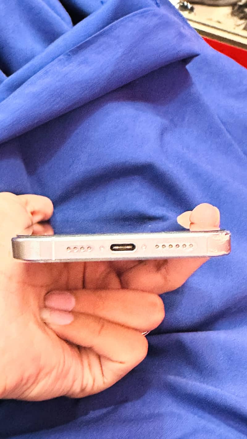 Apple iPhone 15 Pro Max 5
