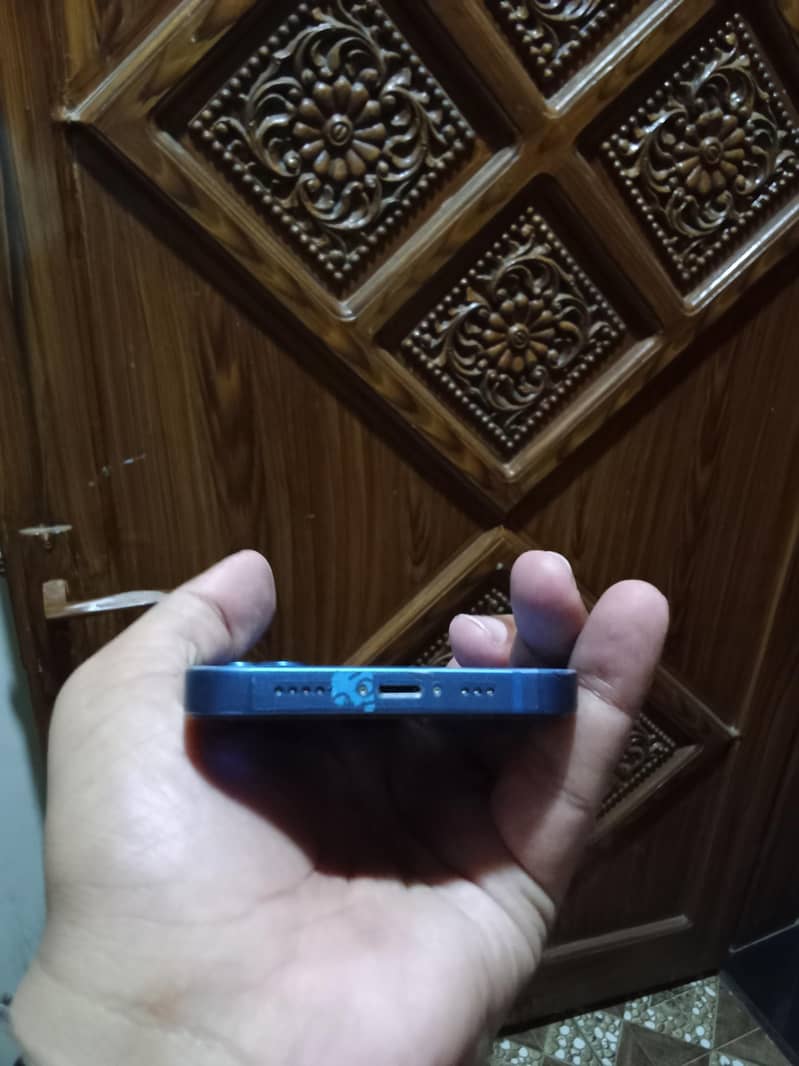 Apple iPhone 13 4