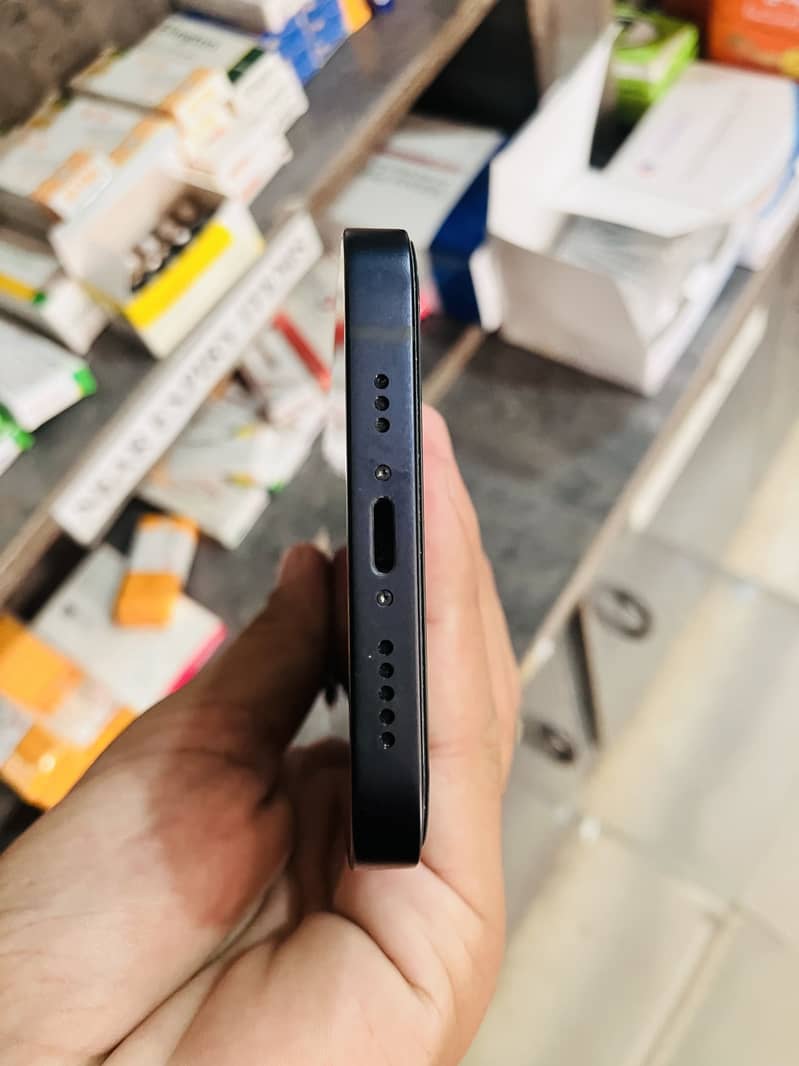 Apple iPhone 12 1
