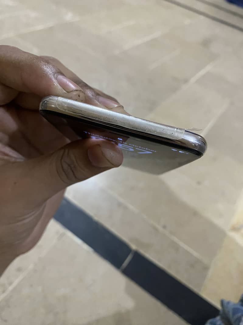 Apple iPhone X 3
