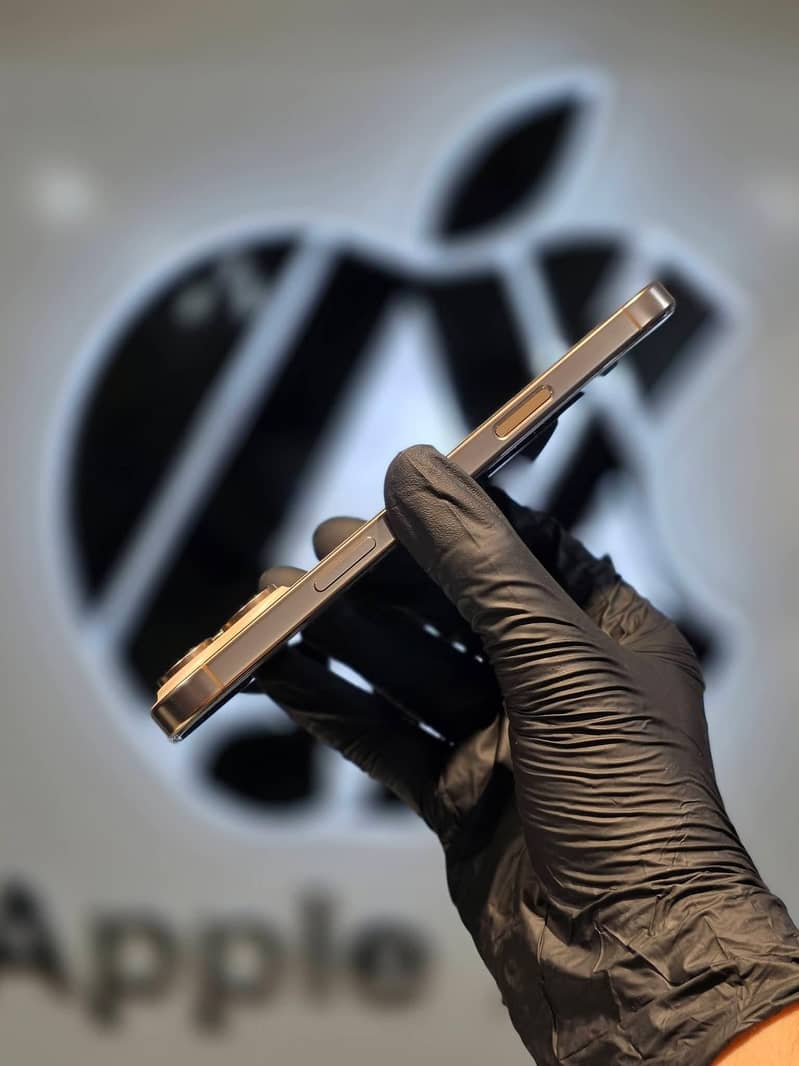 Apple iPhone 16 Pro Max 5