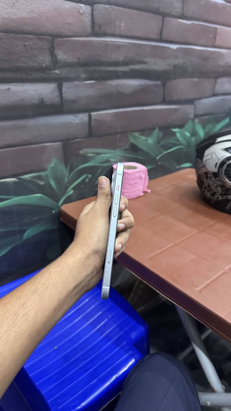 Apple iPhone 15 plus 1