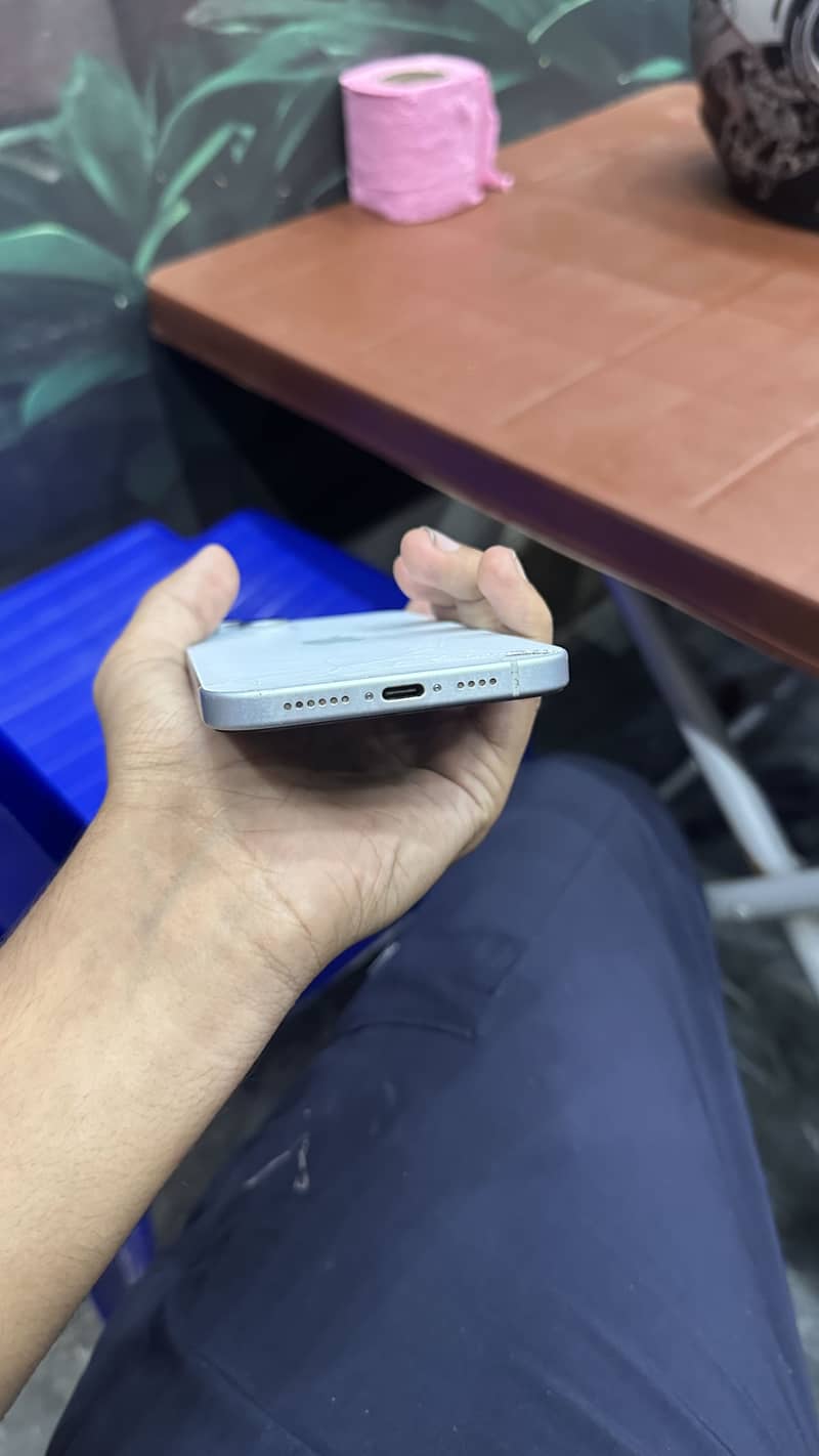 Apple iPhone 15 plus 4