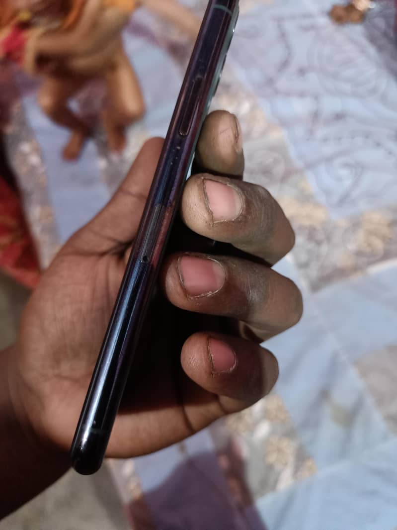Apple iPhone 11 Pro 3