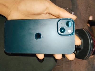 Apple iPhone 13