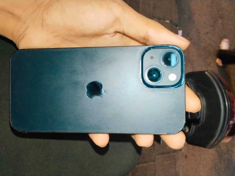 Apple iPhone 13 0