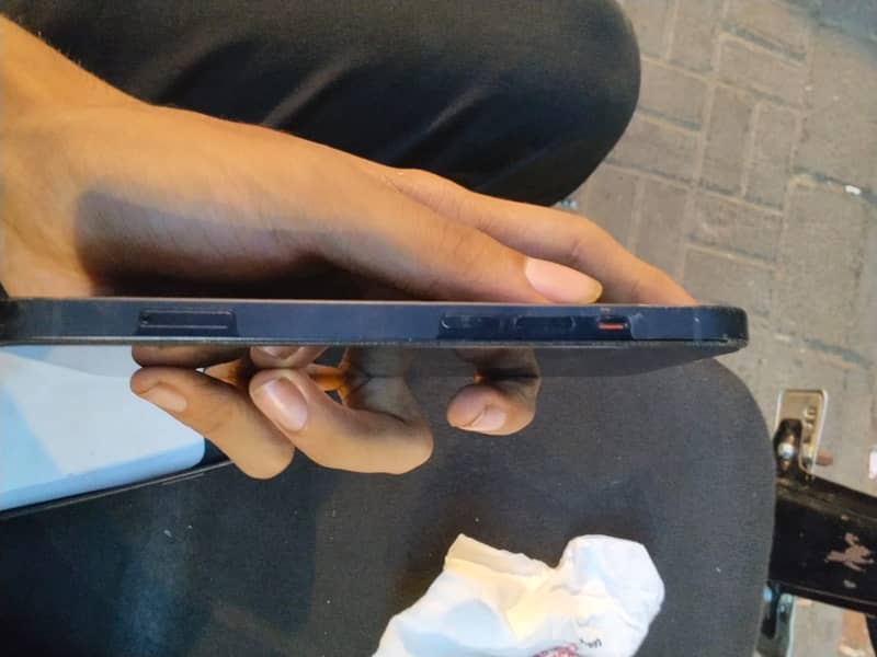 Apple iPhone 13 2