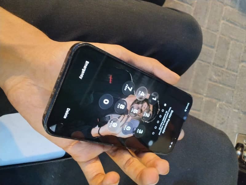 Apple iPhone 13 5