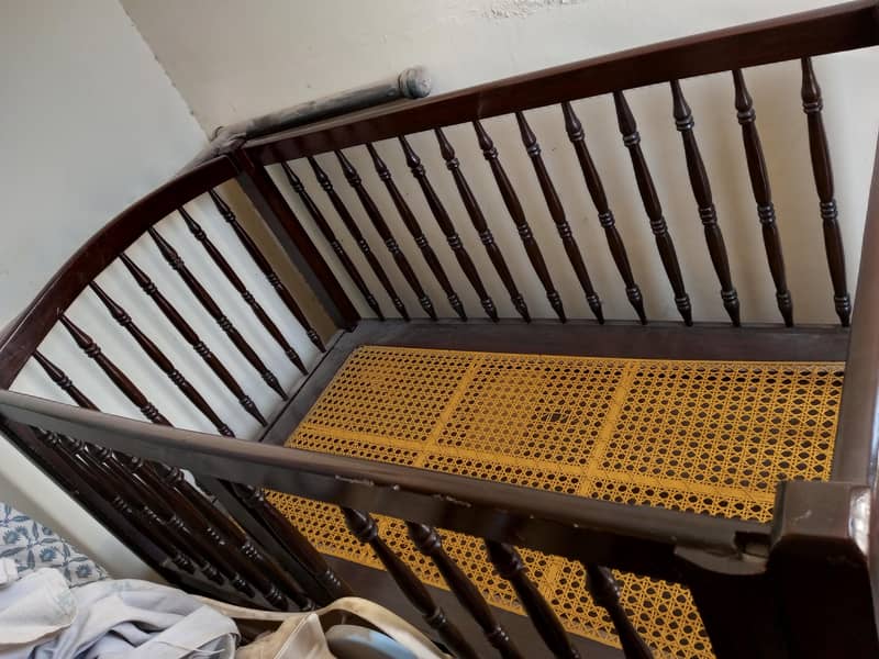 baby cot 1