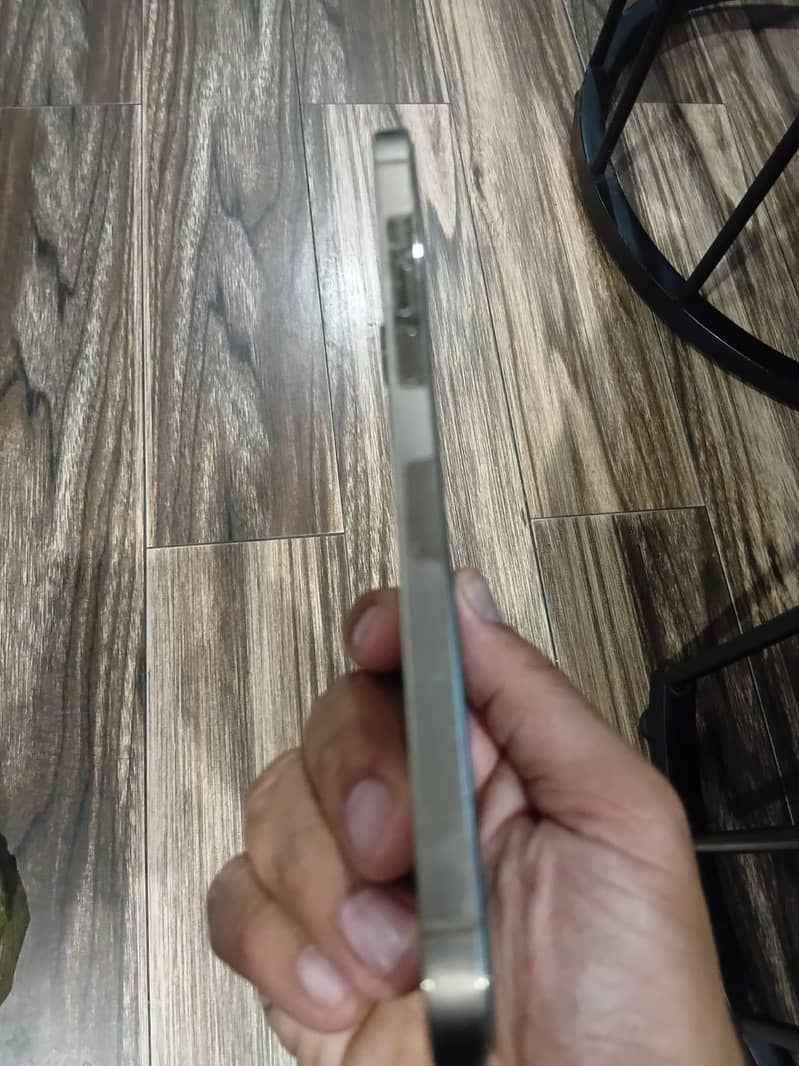 Apple iPhone 12 Pro Max 4