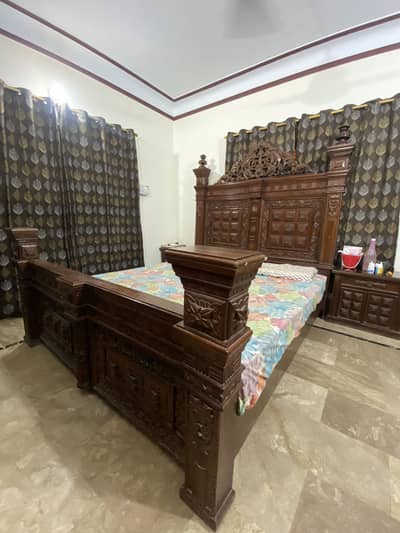 Chinioti bed with side tables for sale