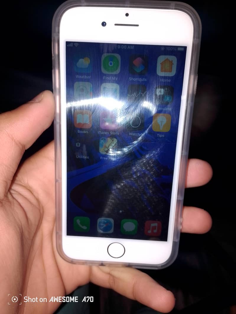 Apple iPhone 7 0
