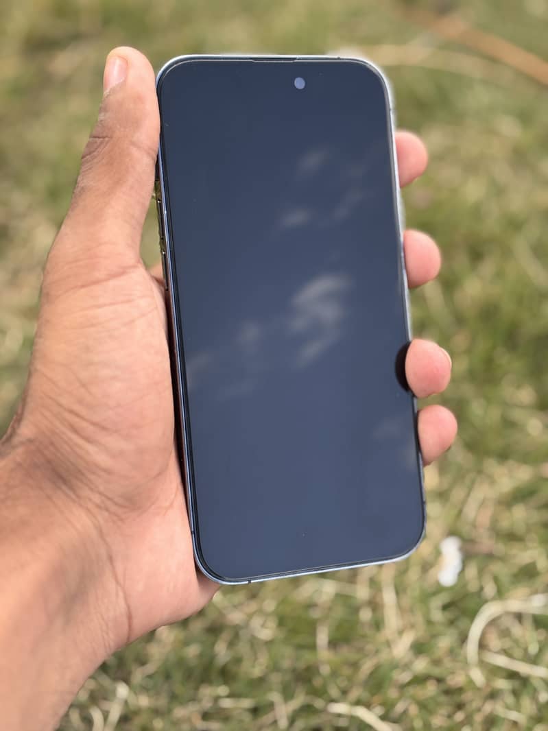 Apple iPhone 14 Pro 1
