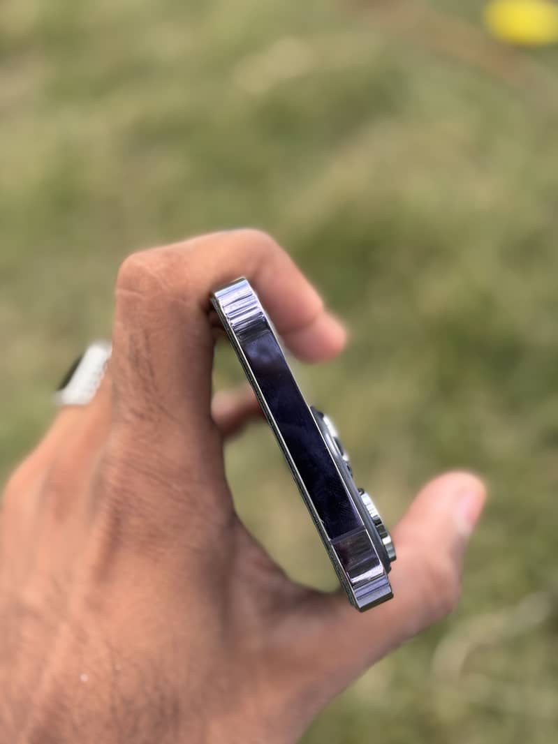 Apple iPhone 14 Pro 2