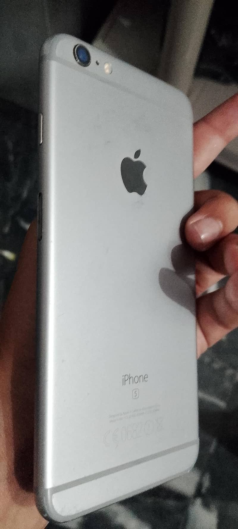 Apple iPhone 6S Plus 2
