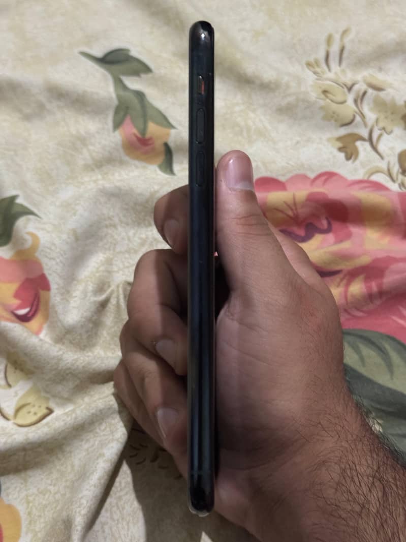 iPhone 11 Pro Max 2