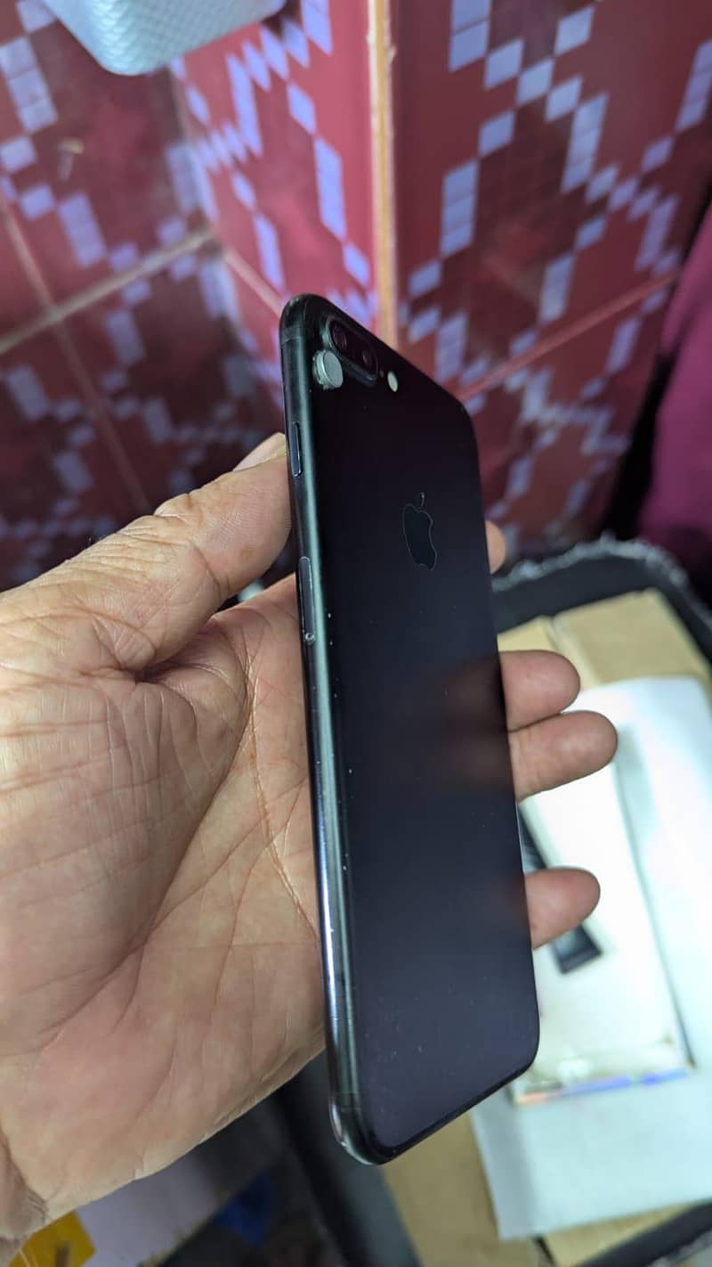 Apple iPhone 7 Plus 0