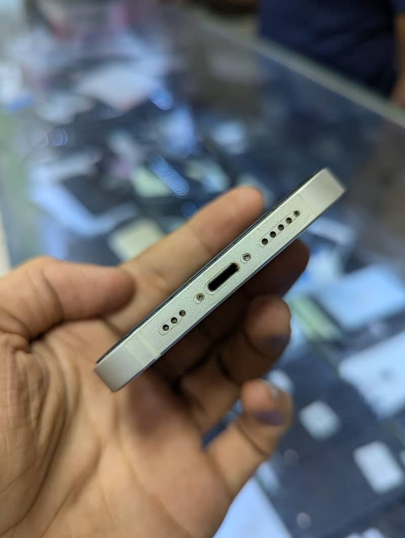 Apple iPhone 12 2