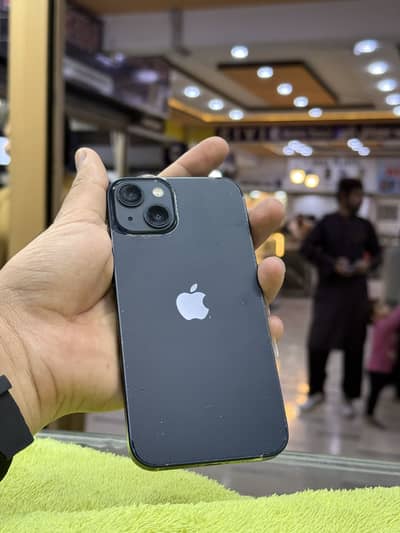 Apple iPhone 13