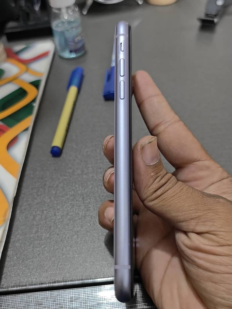 Apple iPhone 11 3
