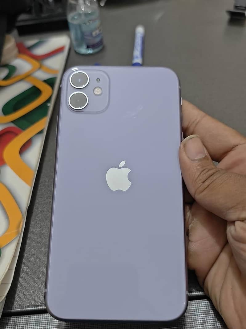 Apple iPhone 11 4
