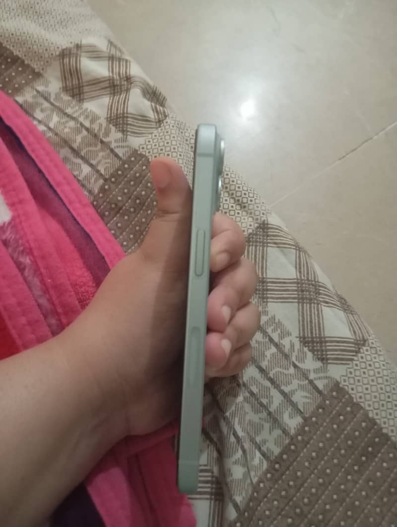 Apple iPhone 15 3