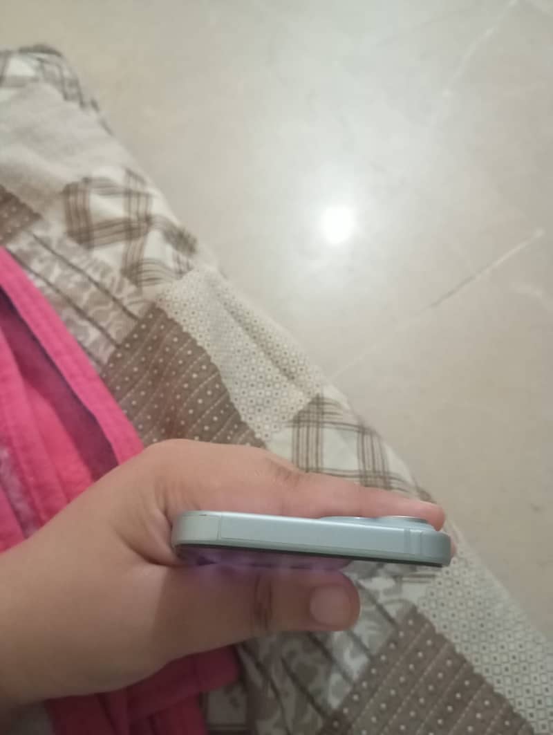 Apple iPhone 15 5
