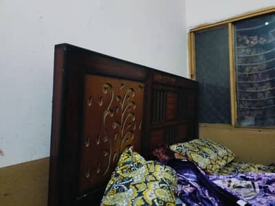 Bed and dreesing