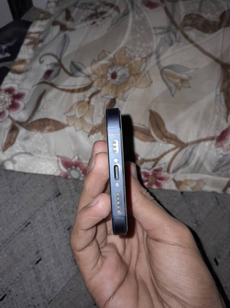 Apple iPhone 13jv 4