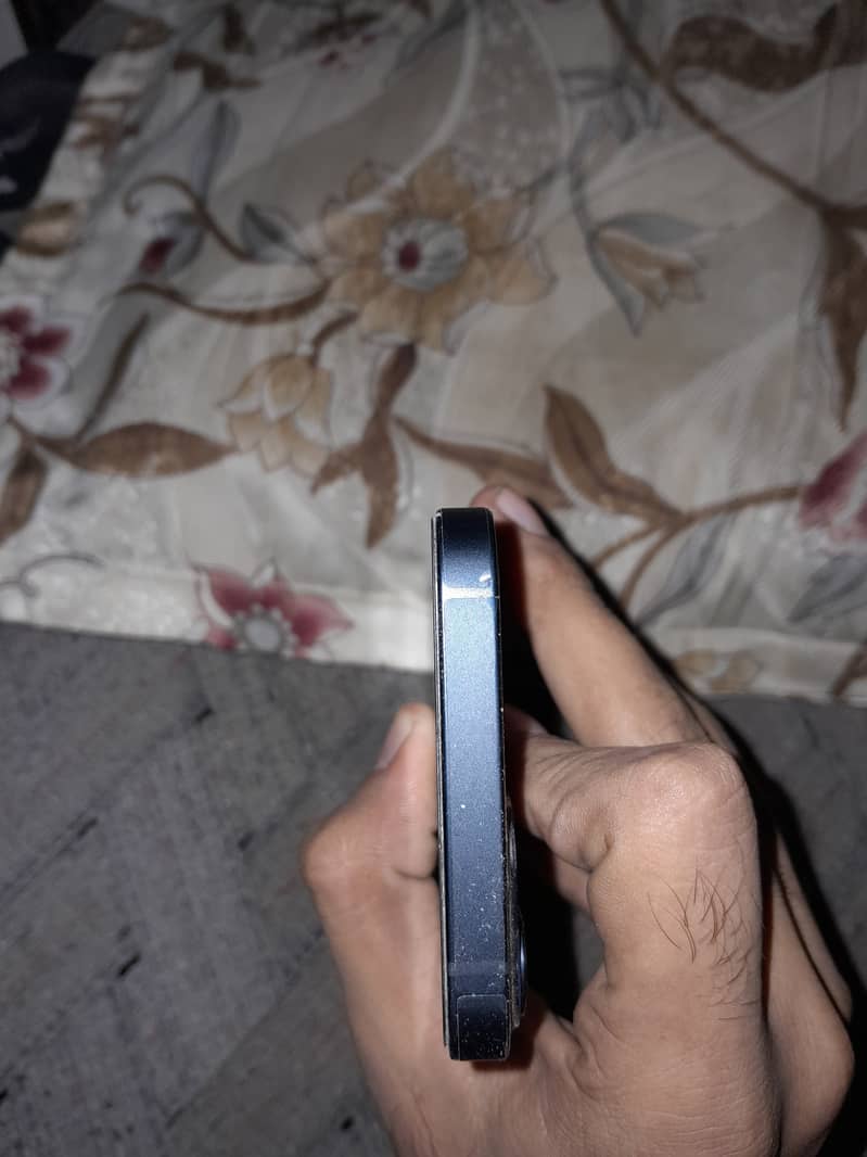 Apple iPhone 13jv 5