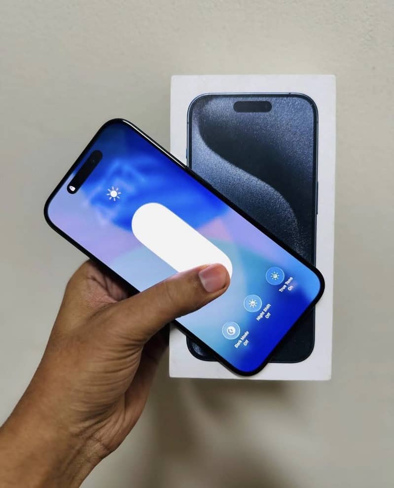Apple iPhone 15 Pro Max 1