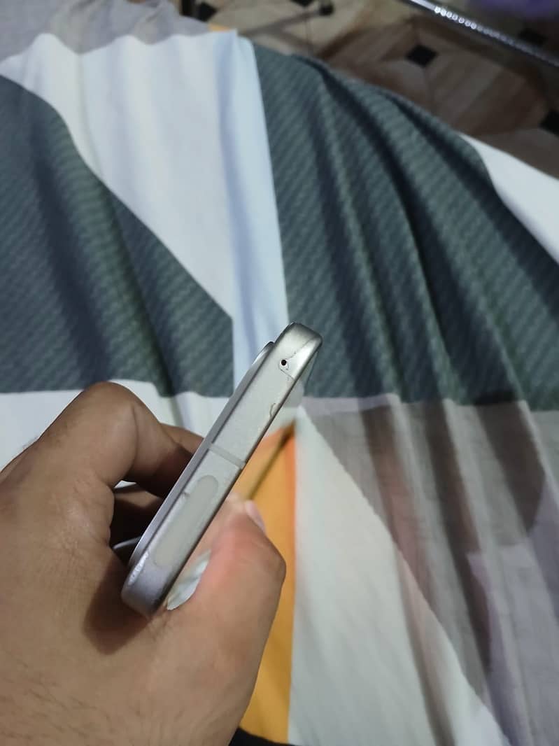 Google Pixel 9 4