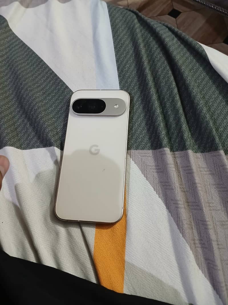 Google Pixel 9 5