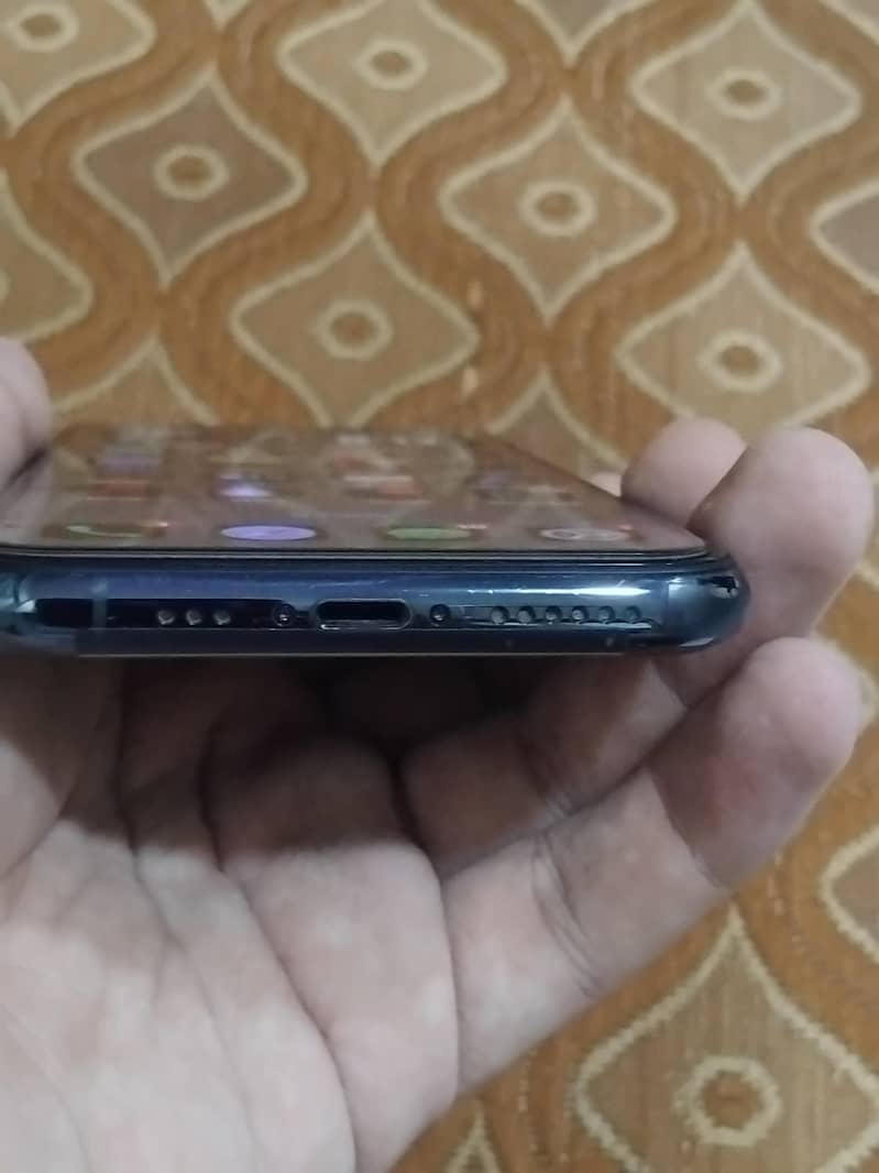 Apple iPhone 11 Pro 3