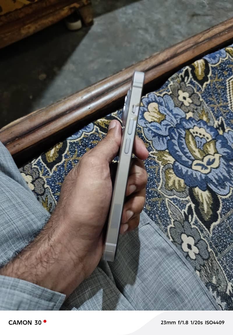 Apple iPhone 14 1