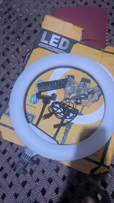 Ring light with strong tripod