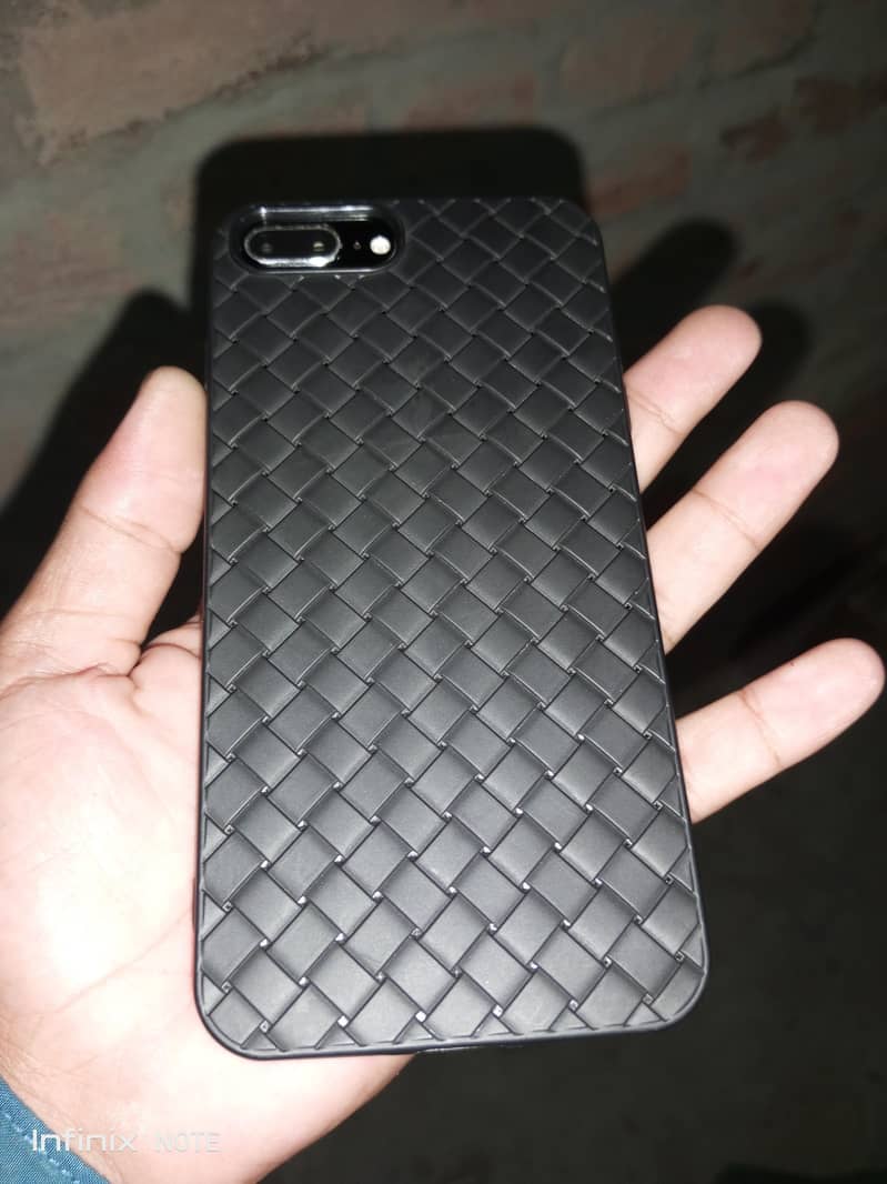 Apple iPhone 7 Plus 2