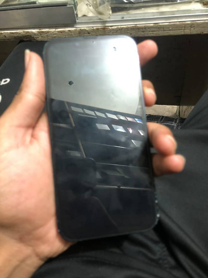 Apple iPhone 13 1