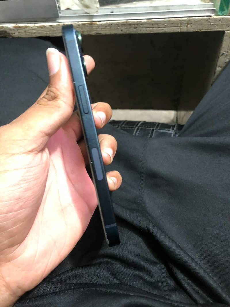 Apple iPhone 13 3