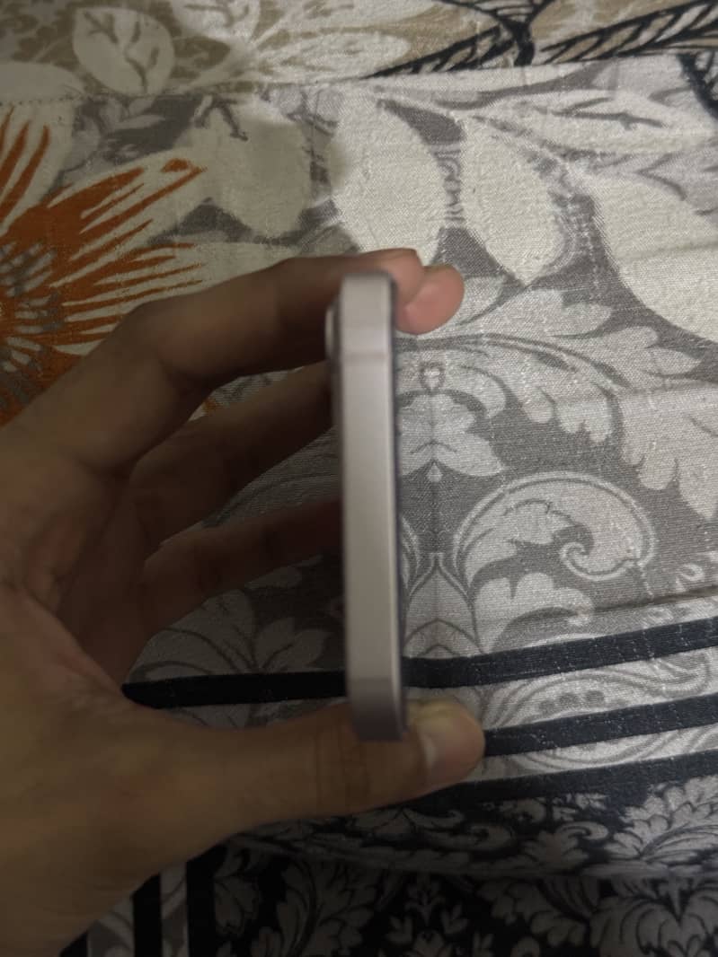 Apple iPhone 13 3